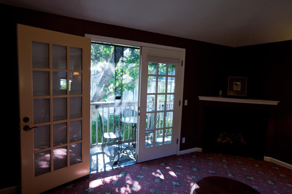 The Inn On First Napa Room photo