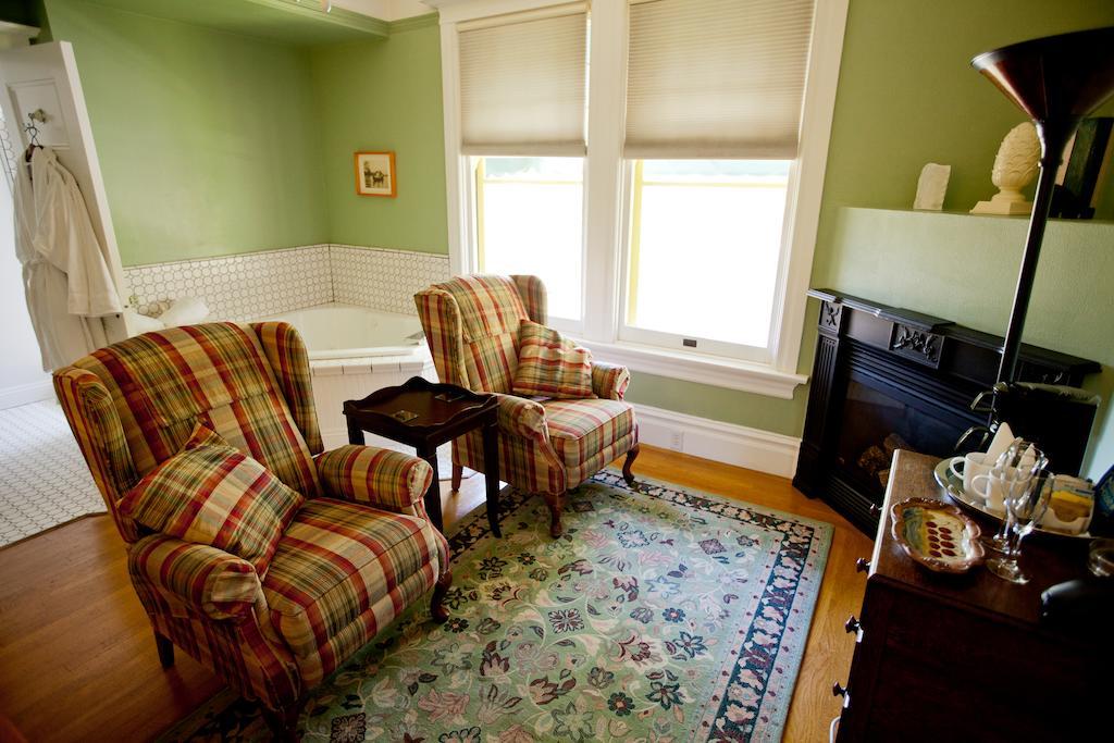 The Inn On First Napa Room photo