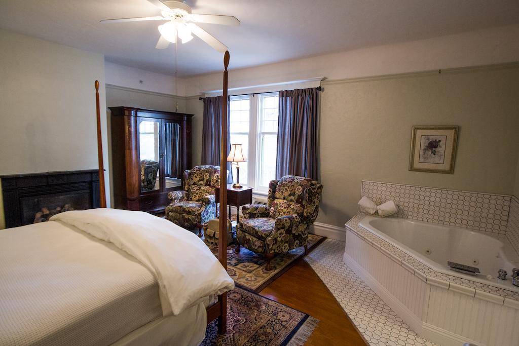 The Inn On First Napa Room photo