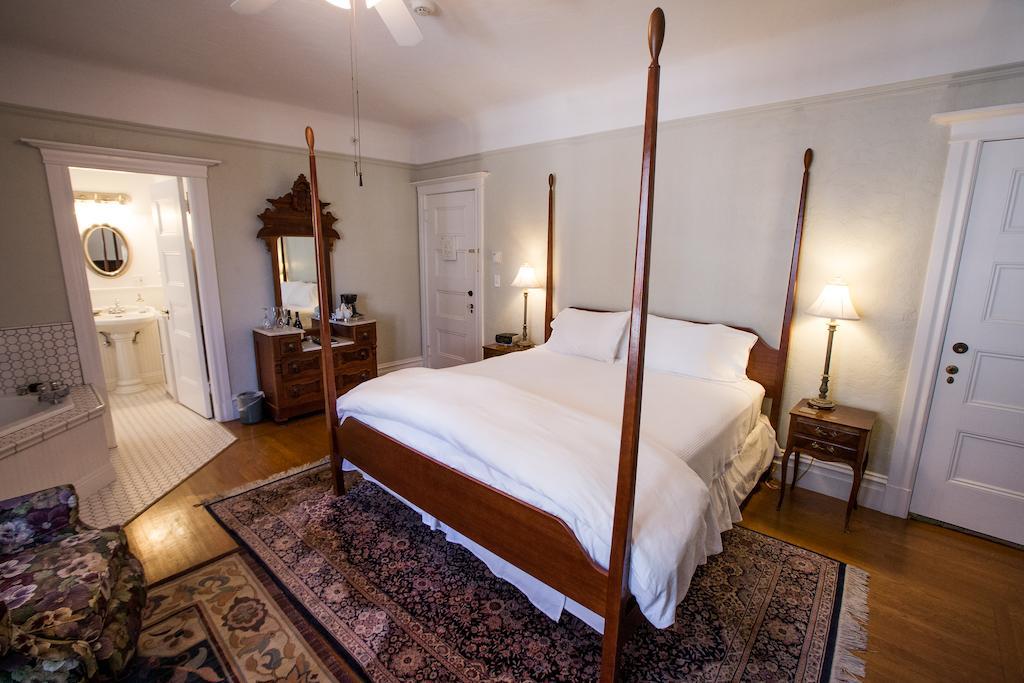 The Inn On First Napa Room photo